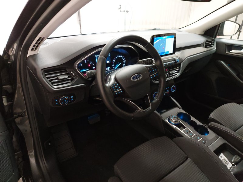 Ford Focus Turnier 1.5 EcoBlue automatik Titanium • bežično punjenje • LED — 6