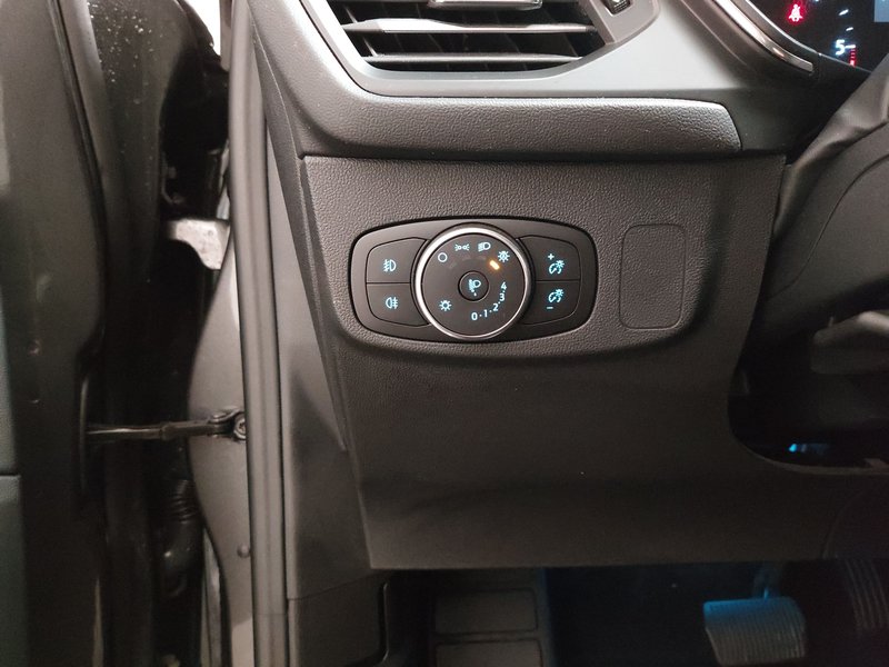 Ford Focus Turnier 1.5 EcoBlue automatik Titanium • bežično punjenje • LED — 7