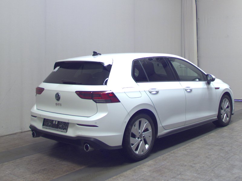 Volkswagen Golf 8 2.0 TSI automatik GTI • ACC • bežično punjenje — 4