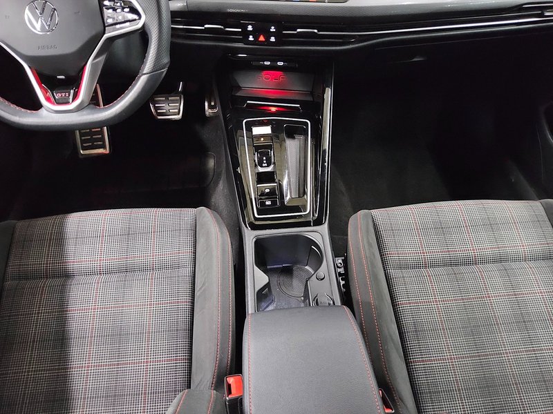 Volkswagen Golf 8 2.0 TSI automatik GTI • ACC • bežično punjenje — 6