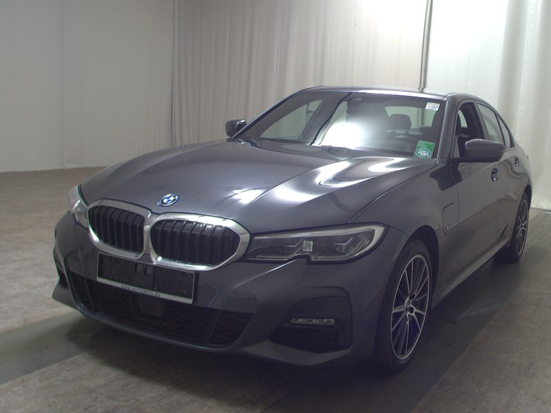 BMW 320e automatik M Sport • HUD • ACC — 2