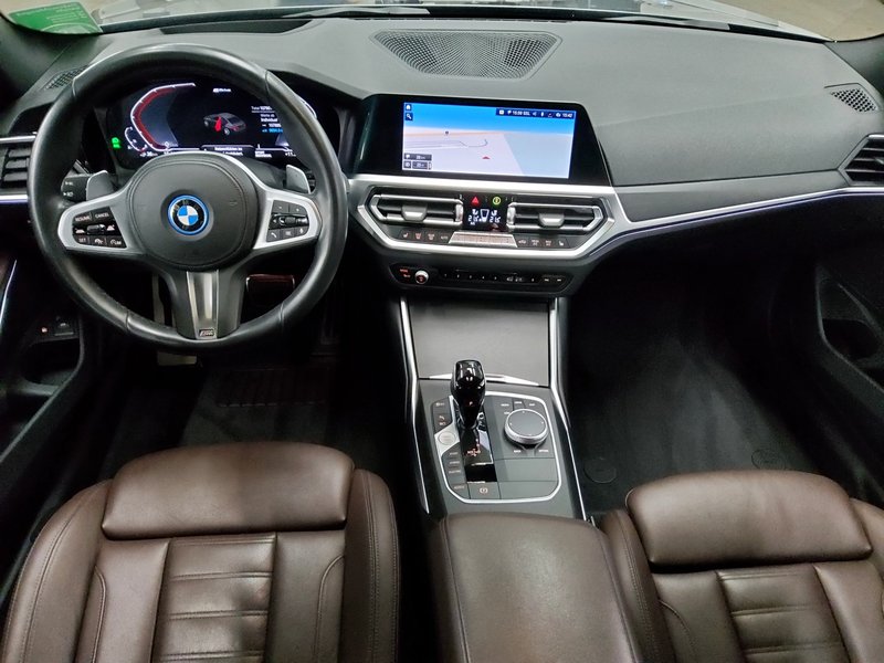 BMW 320e automatik M Sport • HUD • ACC — 5
