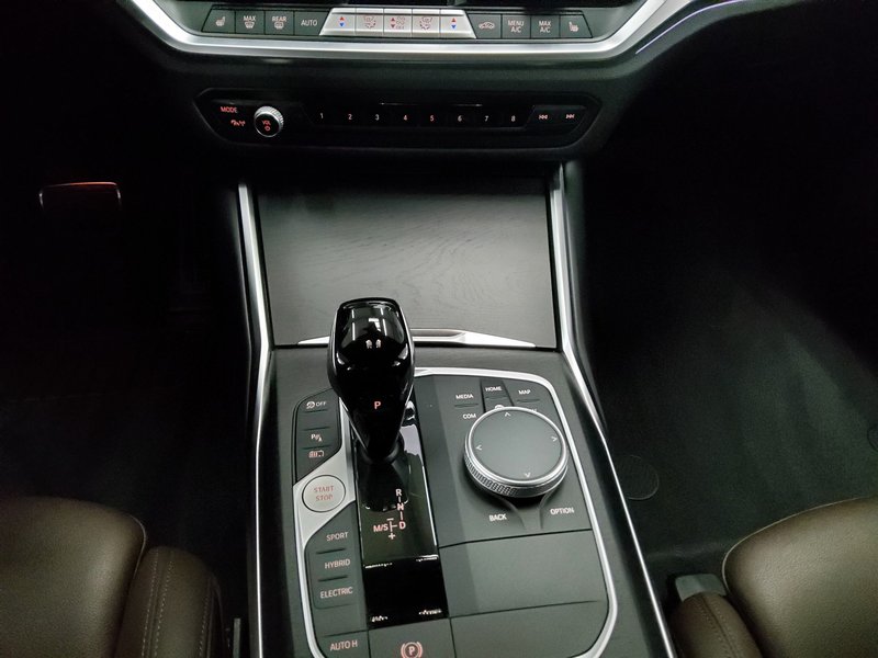 BMW 320e automatik M Sport • HUD • ACC — 6
