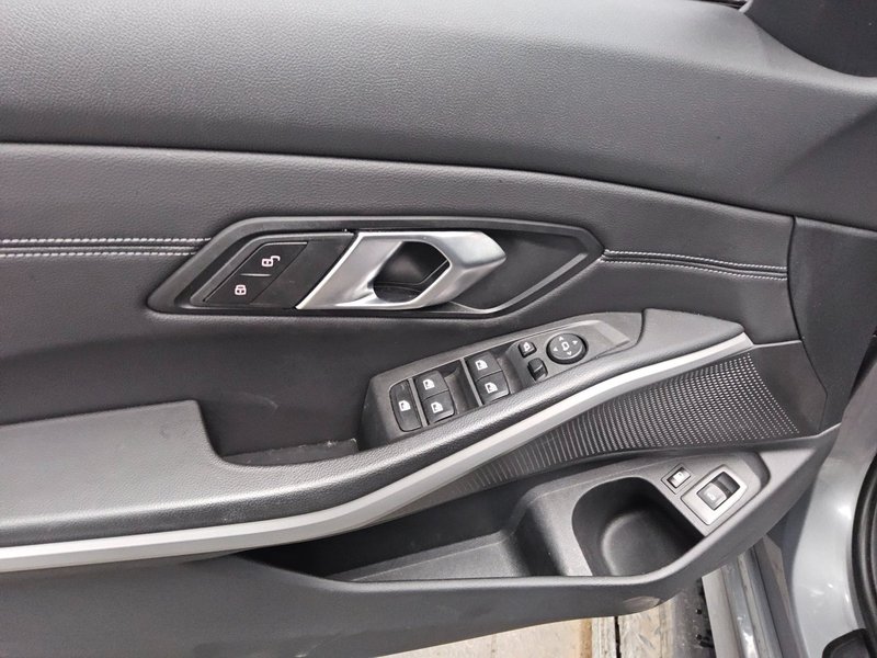 BMW 330e Touring automatik • LED • digitalni instrumenti — 10
