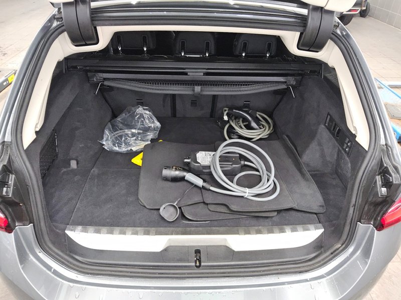 BMW 330e Touring automatik • LED • digitalni instrumenti — 12