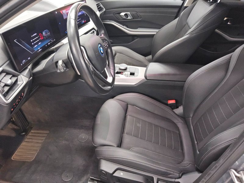 BMW 330e Touring automatik • LED • digitalni instrumenti — 9