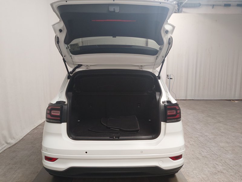 Volkswagen T-Cross 1.0 TSI R-Line • ACC • LED — 17