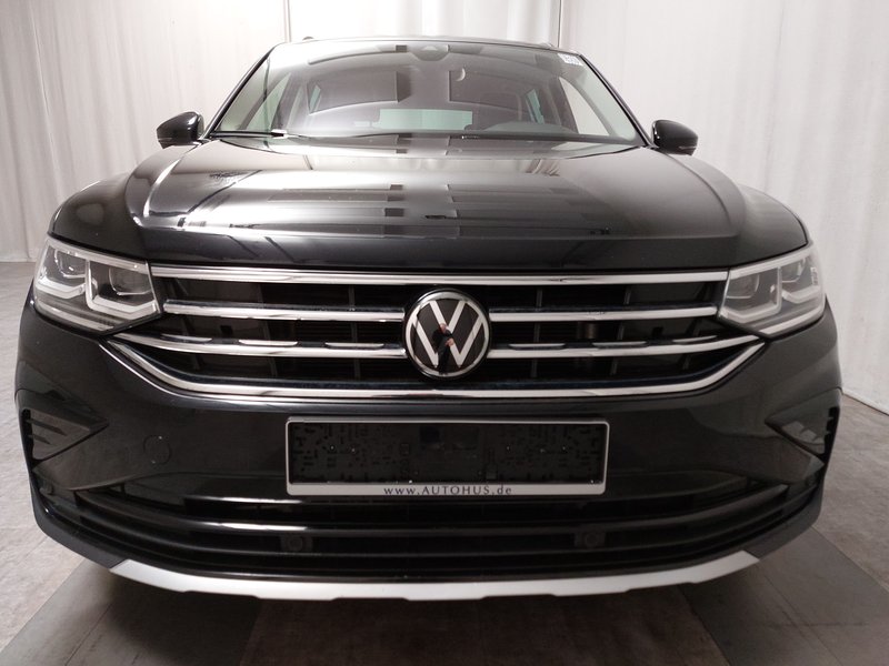 Volkswagen Tiguan 2.0 TDI automatik Urban Sport • ACC • Full LED — 10