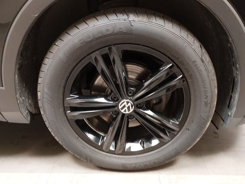 Volkswagen Tiguan 2.0 TDI automatik Urban Sport • ACC • Full LED — 11