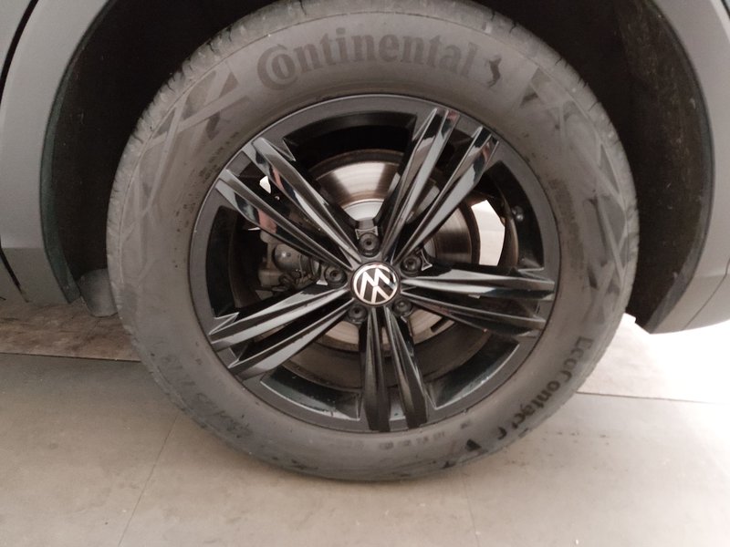 Volkswagen Tiguan 2.0 TDI automatik Urban Sport • ACC • Full LED — 14
