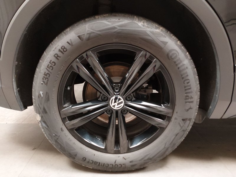 Volkswagen Tiguan 2.0 TDI automatik Urban Sport • ACC • Full LED — 15