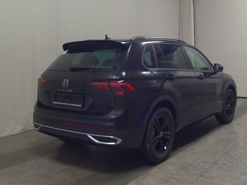 Volkswagen Tiguan 2.0 TDI automatik Urban Sport • ACC • Full LED — 4