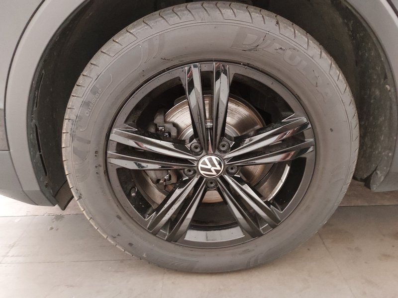 Volkswagen Tiguan 2.0 TDI automatik Urban Sport • ACC • Full LED — 9