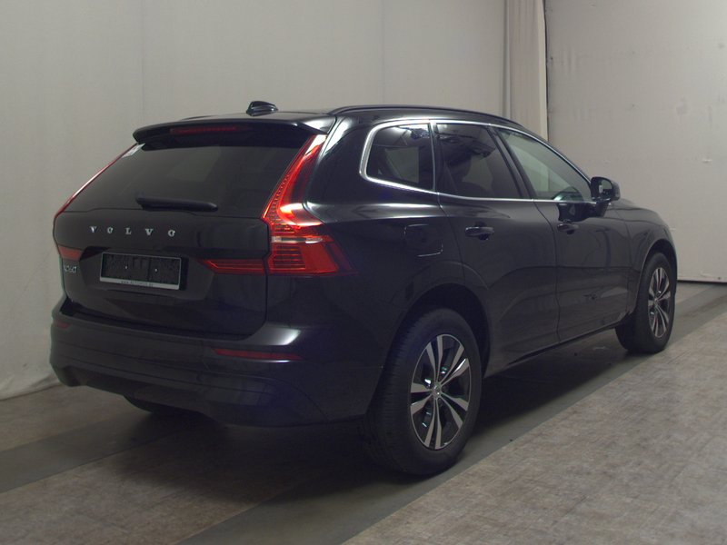 Volvo XC60 Momentum Pro automatik • panorama • Full LED — 4