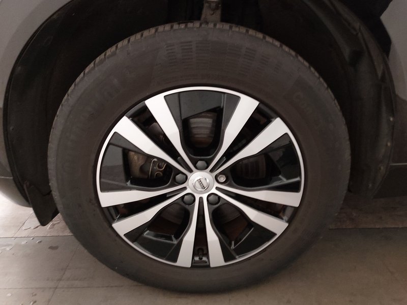 Volvo XC60 Momentum Pro automatik • panorama • Full LED — 8