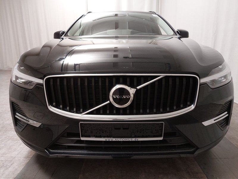 Volvo XC60 Momentum Pro automatik • panorama • Full LED — 9