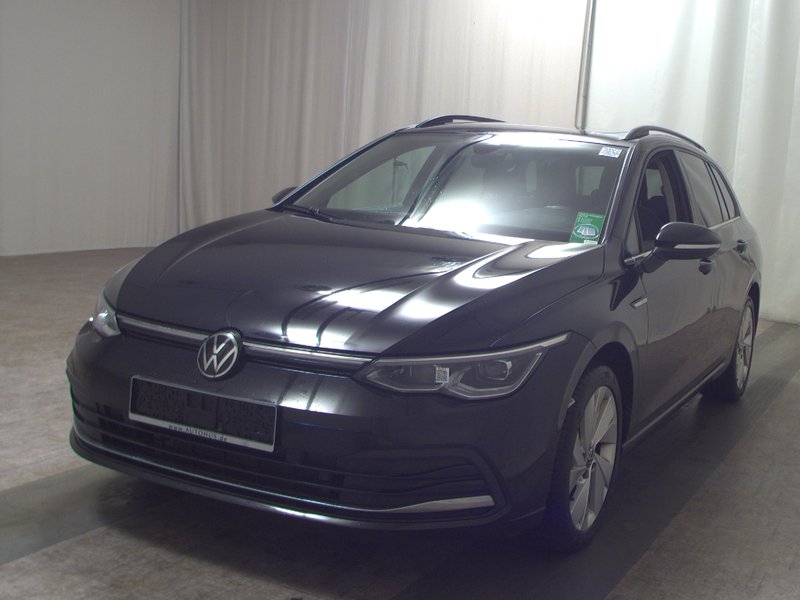 Volkswagen Golf-8 Variant 2.0 TDI automatik Style • ACC • bežično punjenje — 2