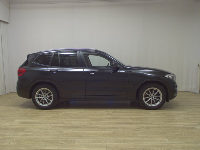 BMW X3 xDrive20d automatik • Full LED • AHK