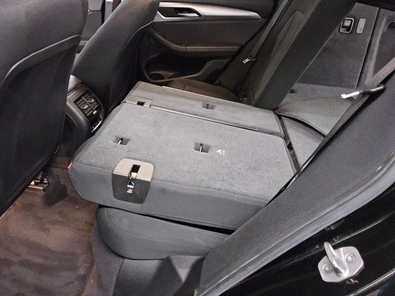 BMW X3 xDrive20d automatik • Full LED • AHK — 12