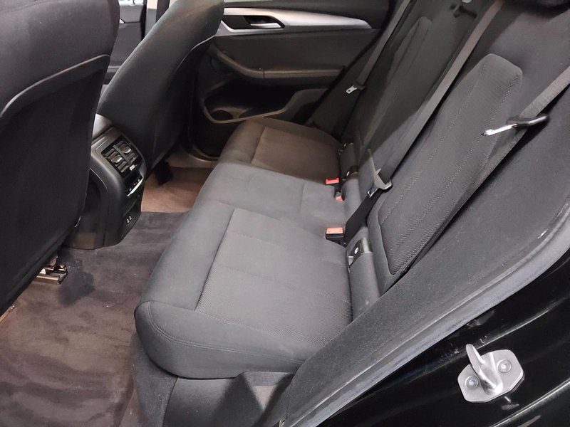 BMW X3 xDrive20d automatik • Full LED • AHK — 13