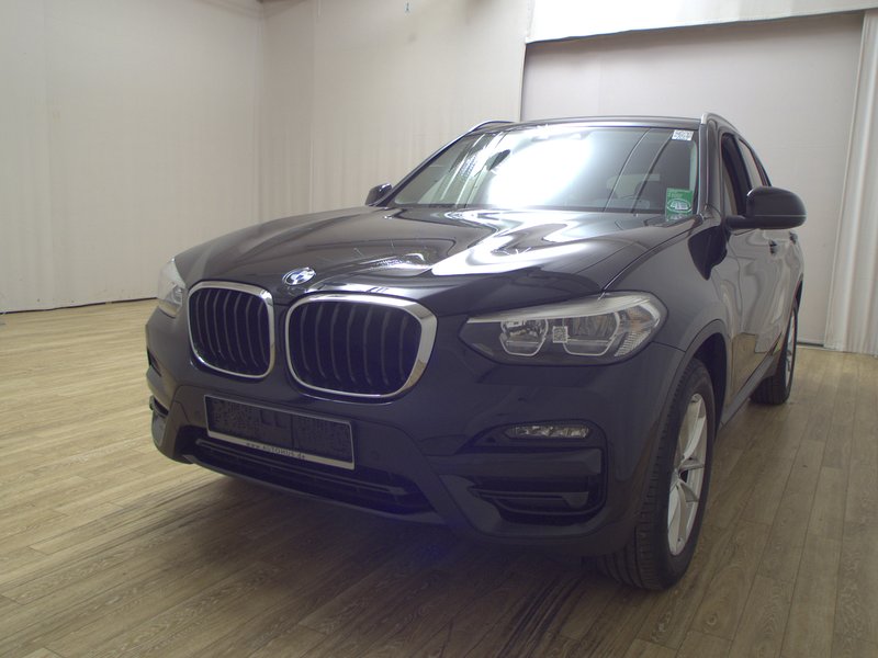 BMW X3 xDrive20d automatik • Full LED • AHK — 2