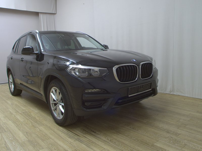 BMW X3 xDrive20d automatik • Full LED • AHK — 3