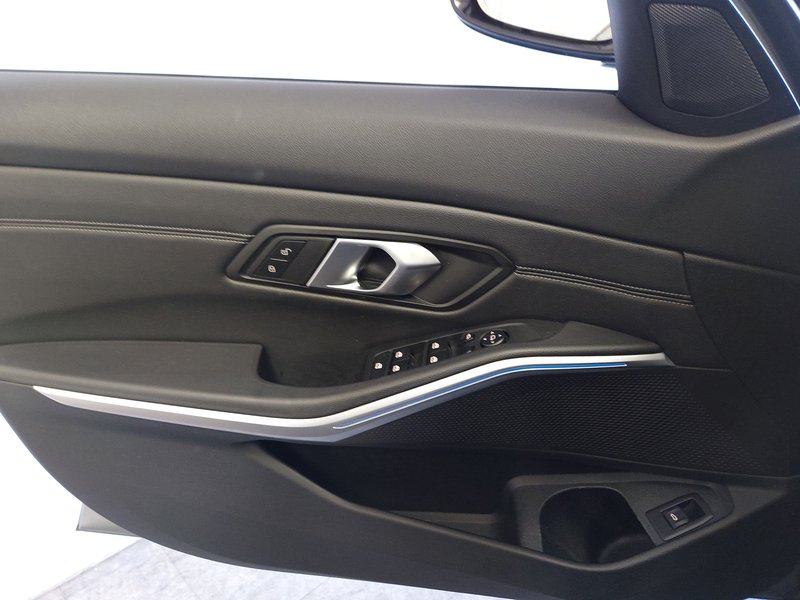 BMW 320d Touring automatik • ACC • Full LED — 5