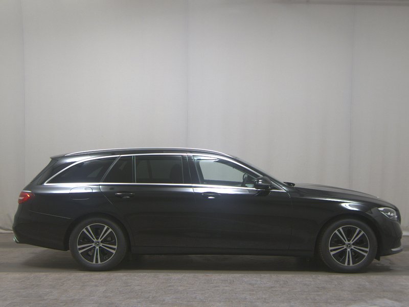 Mercedes-Benz E 220 d automatik Avantgarde • zračni ovjes • ACC
