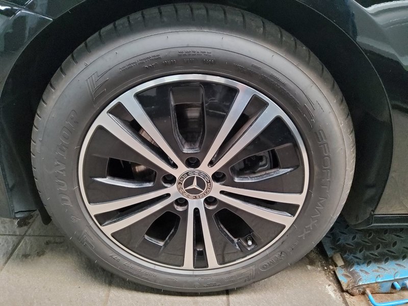Mercedes-Benz E 220 d automatik Avantgarde • zračni ovjes • ACC — 11