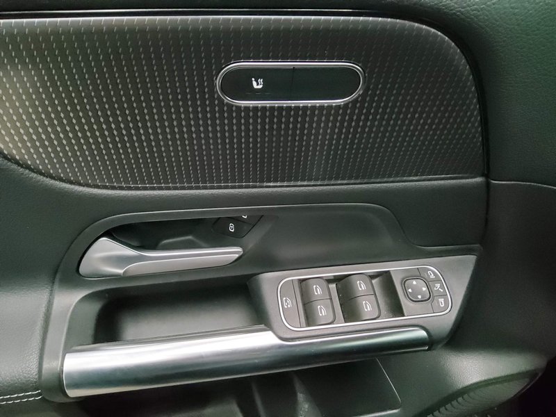 Mercedes-Benz GLA 220 d automatik Progressive • LED — 10