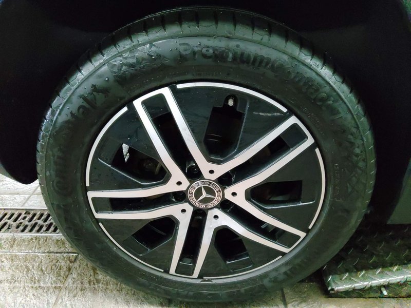Mercedes-Benz GLA 220 d automatik Progressive • LED — 11