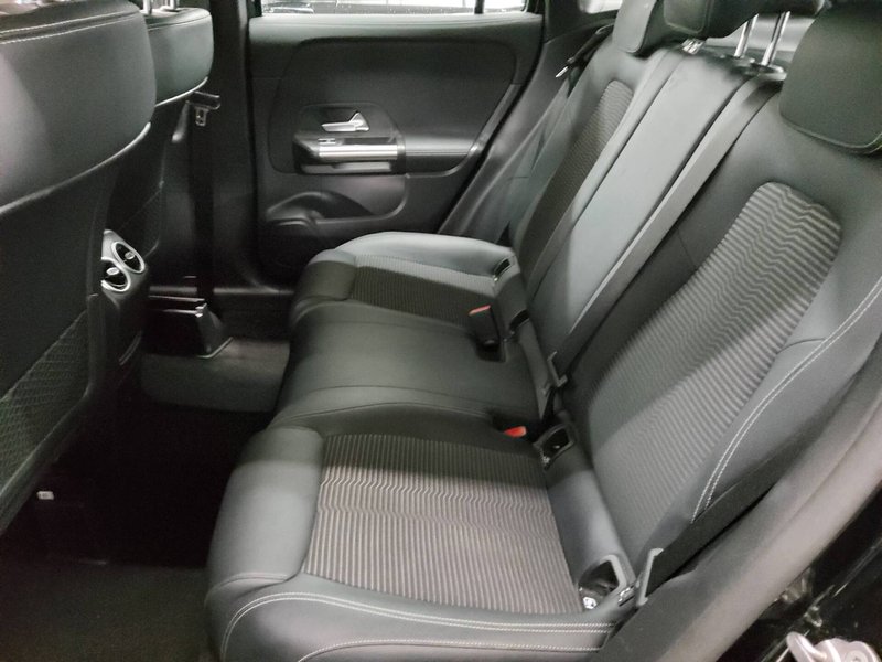 Mercedes-Benz GLA 220 d automatik Progressive • LED — 13
