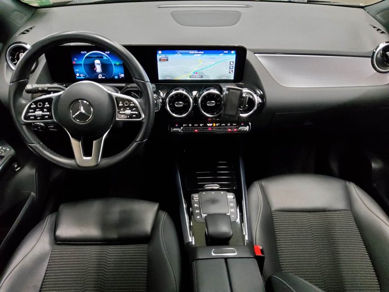 Mercedes-Benz GLA 220 d automatik Progressive • LED — 5