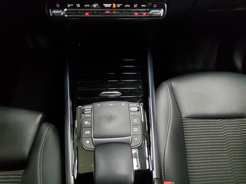 Mercedes-Benz GLA 220 d automatik Progressive • LED — 6