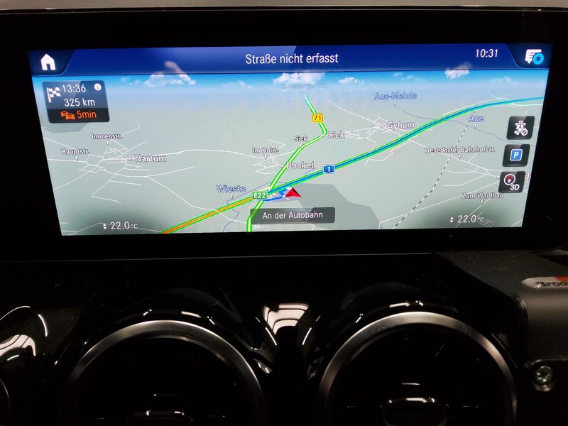 Mercedes-Benz GLA 220 d automatik Progressive • LED — 7