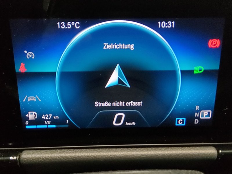 Mercedes-Benz GLA 220 d automatik Progressive • LED — 8