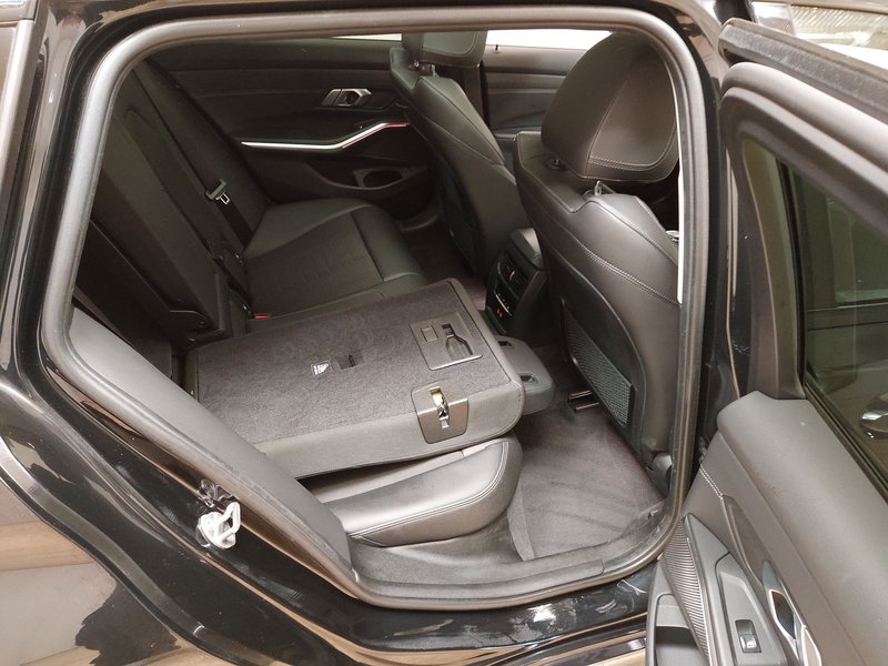 BMW 320d Touring xDrive Sport-Line automatik • ACC • AHK — 11