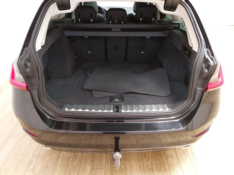 BMW 320d Touring xDrive Sport-Line automatik • ACC • AHK — 17