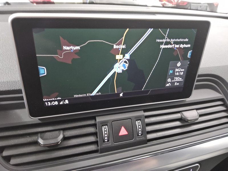 Audi Q5 50 TDI quattro sport automatik • ACC • AHK — 7