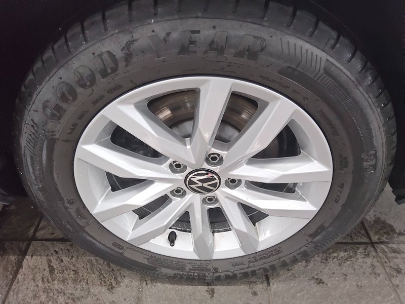 Volkswagen Passat Variant 2.0 TDI automatik Business • ACC • Full LED — 11