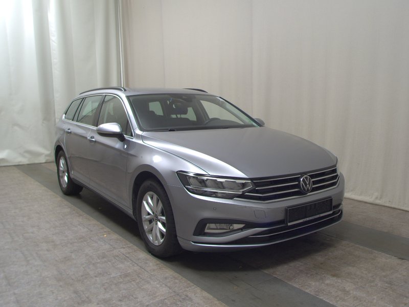 Volkswagen Passat Variant 2.0 TDI automatik Business • ACC • Full LED — 3
