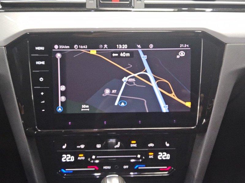 Volkswagen Passat Variant 2.0 TDI automatik Business • ACC • Full LED — 7