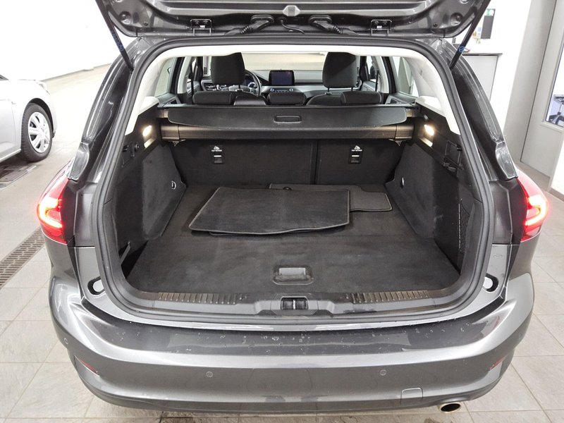 Ford Focus Turnier 1.0 EcoBoost automatik Titanium • LED • navi — 11