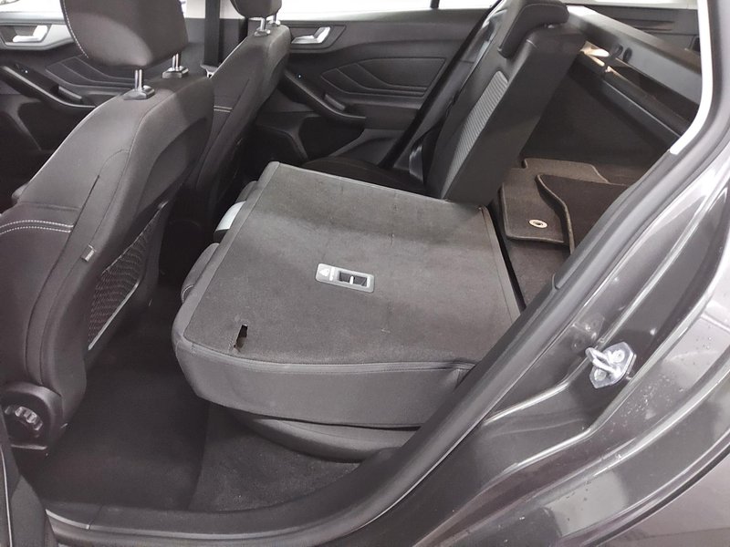 Ford Focus Turnier 1.0 EcoBoost automatik Titanium • LED • navi — 12