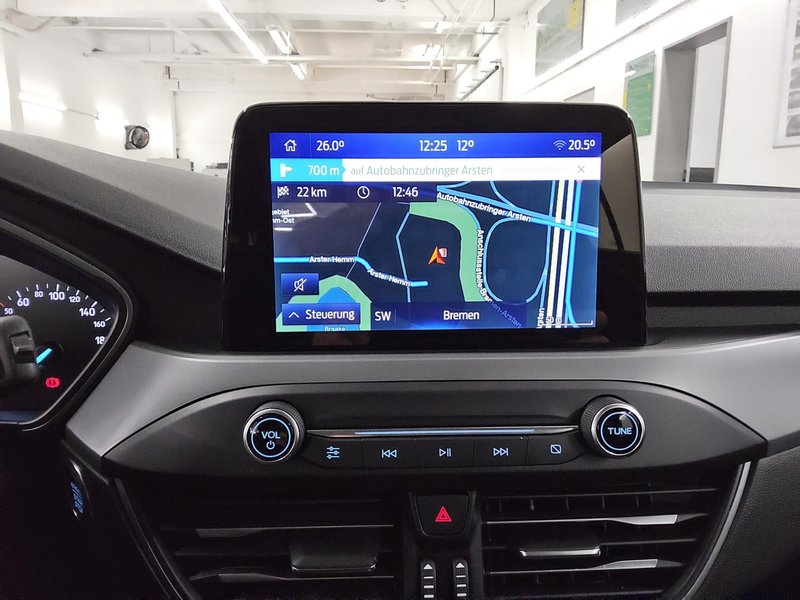 Ford Focus Turnier 1.0 EcoBoost automatik Titanium • LED • navi — 7