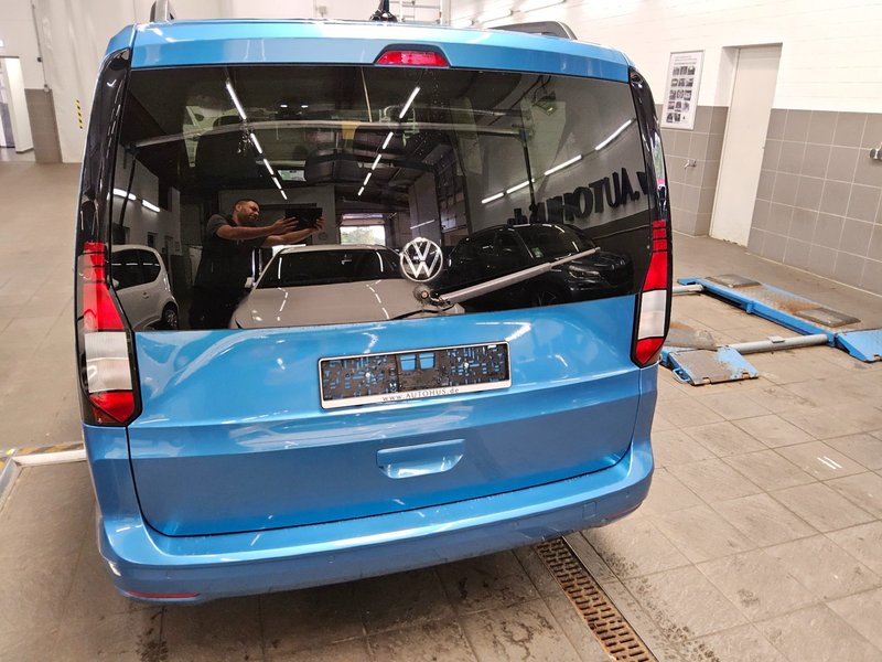 Volkswagen Caddy Maxi 1.5 TSI • navigacija • senzori za parkiranje straga — 10
