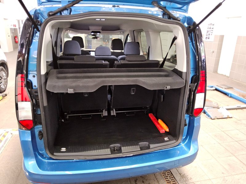 Volkswagen Caddy Maxi 1.5 TSI • navigacija • senzori za parkiranje straga — 11