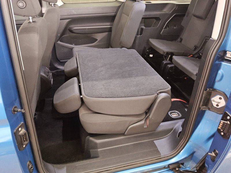 Volkswagen Caddy Maxi 1.5 TSI • navigacija • senzori za parkiranje straga — 12