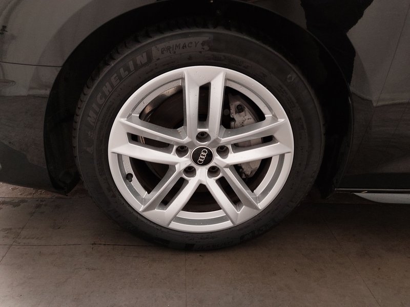 Audi A4 Avant 40 TDI advanced • LED — 8