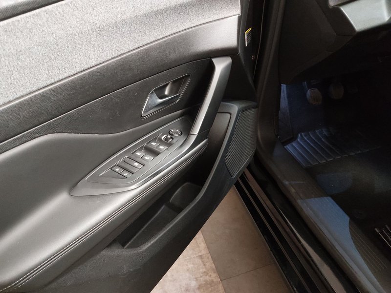 Peugeot 308 1.5 BlueHDI Allure • ACC • LED — 5